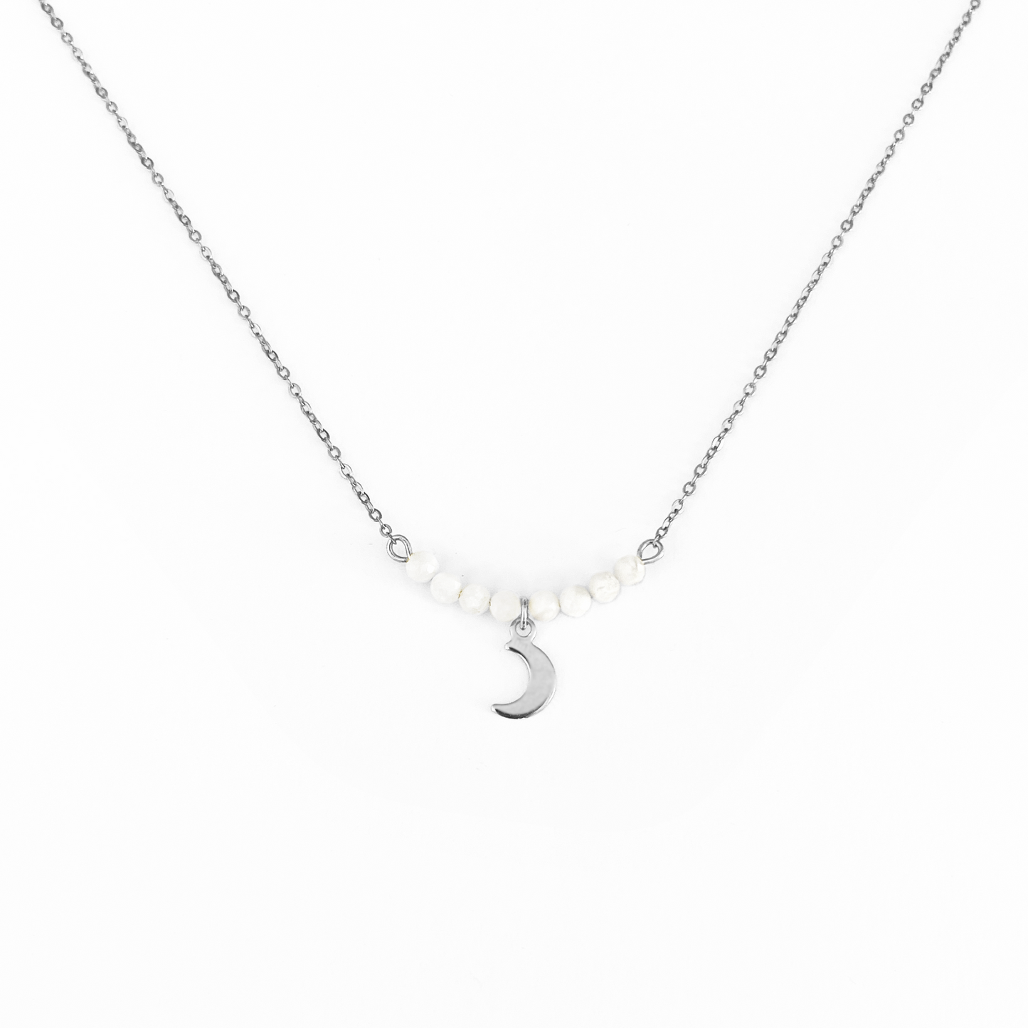 Collier argent pendentif lune avec une rangée de pierres de lune