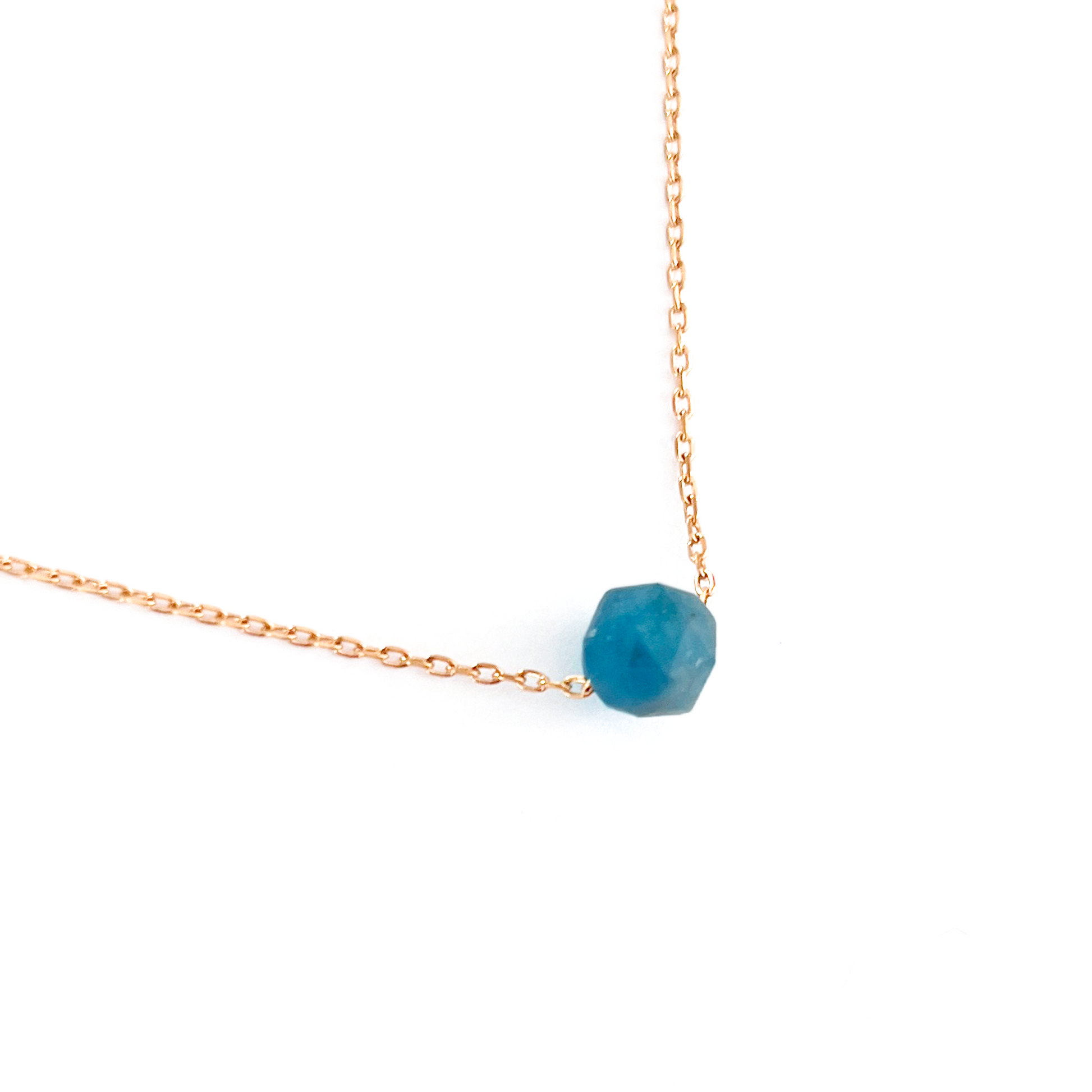 Collier apatite bleue en acier inoxydable or détail