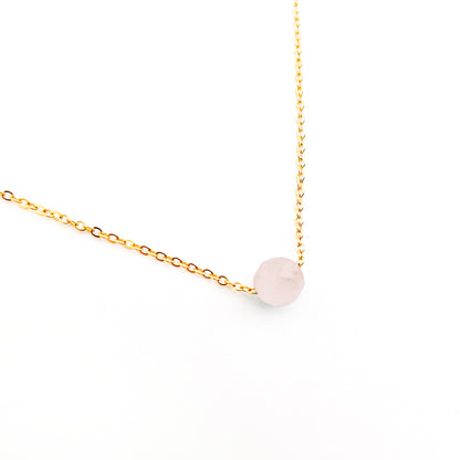 Collier pierre quartz rose lithothérapie en acier inoxydable or détail